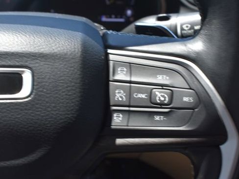 Used 2022 Jeep Grand Cherokee L Limited AWD/4WD image 27