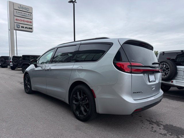 Used 2026 Chrysler Pacifica Select w/ S Appearance Package FWD image 6