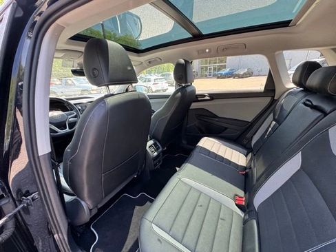 Certified 2023 Volkswagen Taos SEL AWD/4WD image 10
