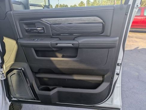 New 2025 RAM 3500 Limited image 33