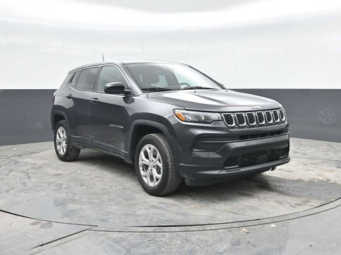 Used 2024 Jeep Compass Sport AWD/4WD image 6