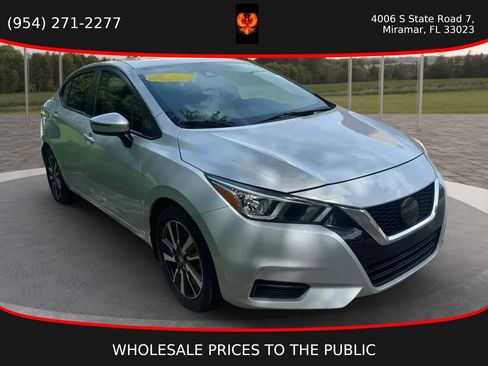 Used 2021 Nissan Versa SV FWD image 3