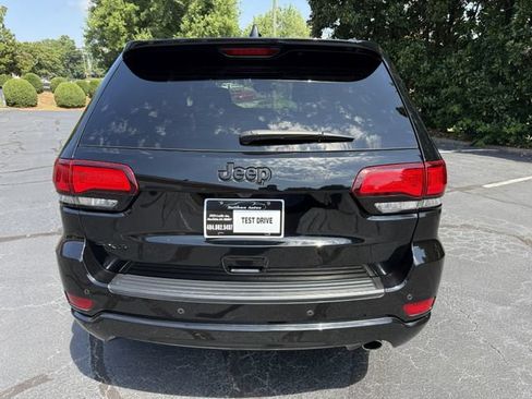 Used 2019 Jeep Grand Cherokee Altitude AWD/4WD image 5