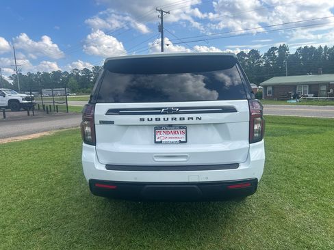 Used 2024 Chevrolet Suburban Z71 w/ Luxury Package AWD/4WD image 11