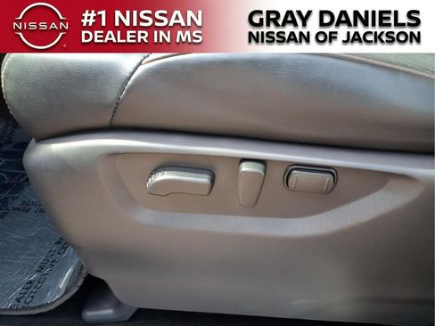 Used 2023 Nissan Armada Platinum w/ Captain's Chairs Package RWD image 13