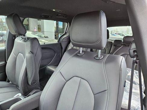 New 2026 Chrysler Voyager LX image 14