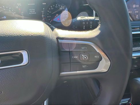 Used 2024 Jeep Compass Latitude image 27