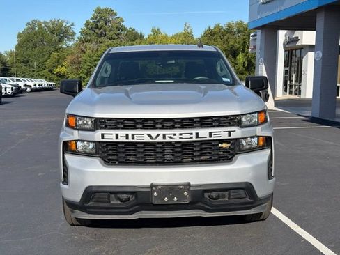 Used 2020 Chevrolet Silverado 1500 Custom w/ Custom Value Package RWD image 4