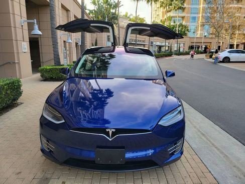 Used 2018 Tesla Model X 75D AWD/4WD image 3