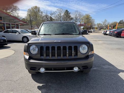 Used 2017 Jeep Patriot High Altitude image 9