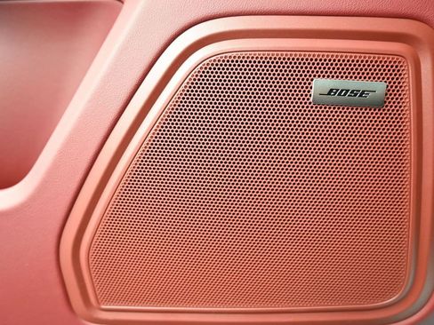 New 2026 Porsche Macan image 17