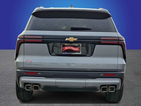 Used 2025 Chevrolet Traverse LT image 5