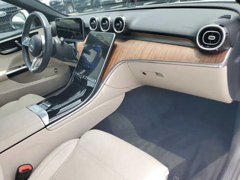 Used 2025 Mercedes-Benz C 300 Sedan image 16