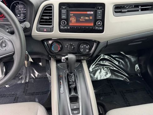 Certified 2022 Honda HR-V LX image 17