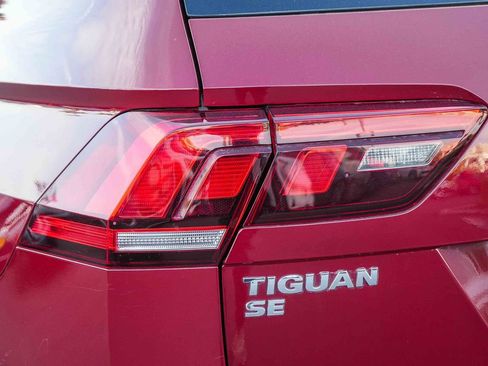 Used 2019 Volkswagen Tiguan SE image 9
