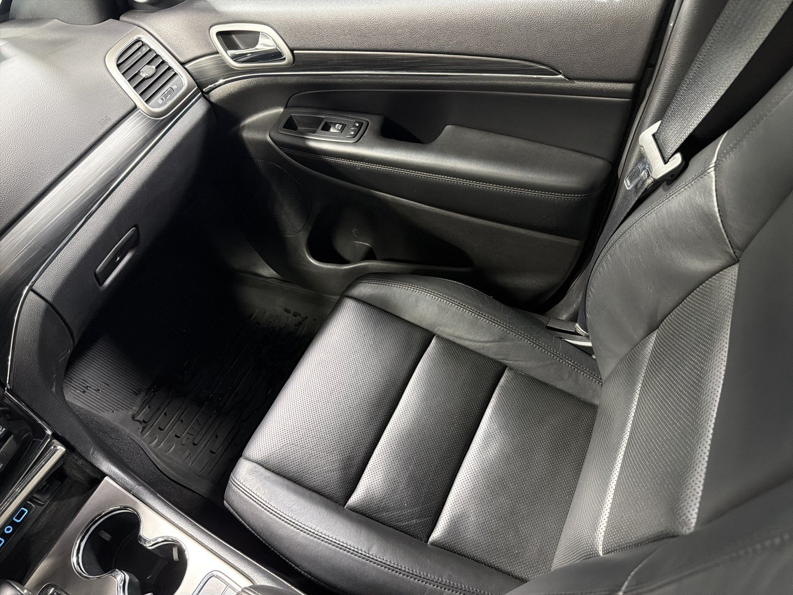 Used 2019 Jeep Grand Cherokee Limited w/ Luxury Group II AWD/4WD image 17