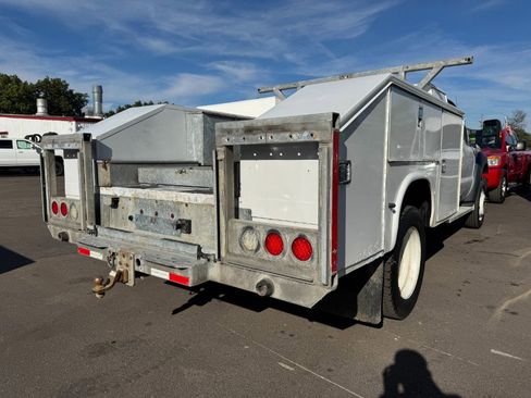 Used 2014 Ford F550 4x4 Regular Cab Super Duty image 5