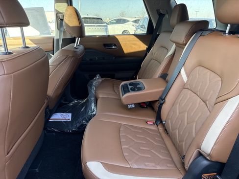 New 2026 Nissan Pathfinder Platinum image 6