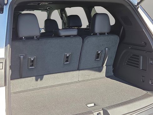 New 2026 Buick Enclave Preferred image 8