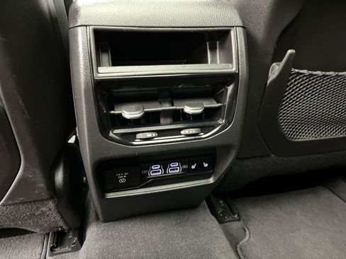 Used 2023 Jeep Grand Cherokee Overland AWD/4WD image 14