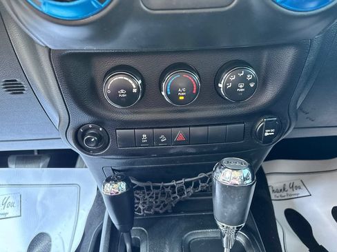 Used 2017 Jeep Wrangler Unlimited Sport w/ Quick Order Package 24S AWD/4WD image 15