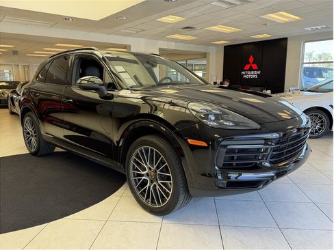Used 2021 Porsche Cayenne S AWD/4WD image 3
