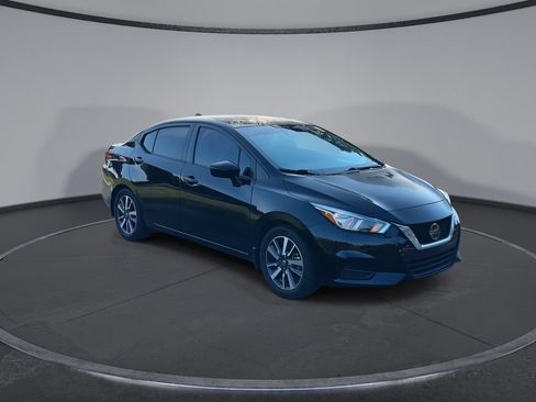 Used 2021 Nissan Versa SV FWD image 2