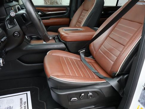 Certified 2024 GMC Yukon Denali Ultimate image 47