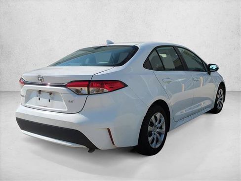 Used 2020 Toyota Corolla LE FWD image 5