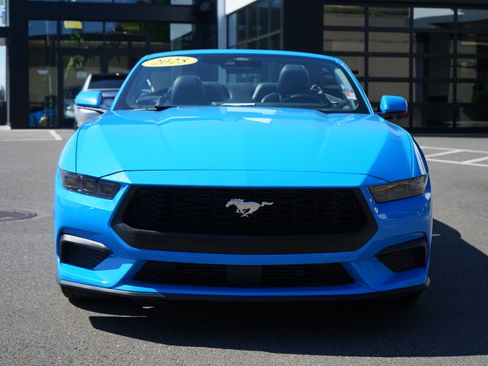 Used 2025 Ford Mustang Premium RWD image 14