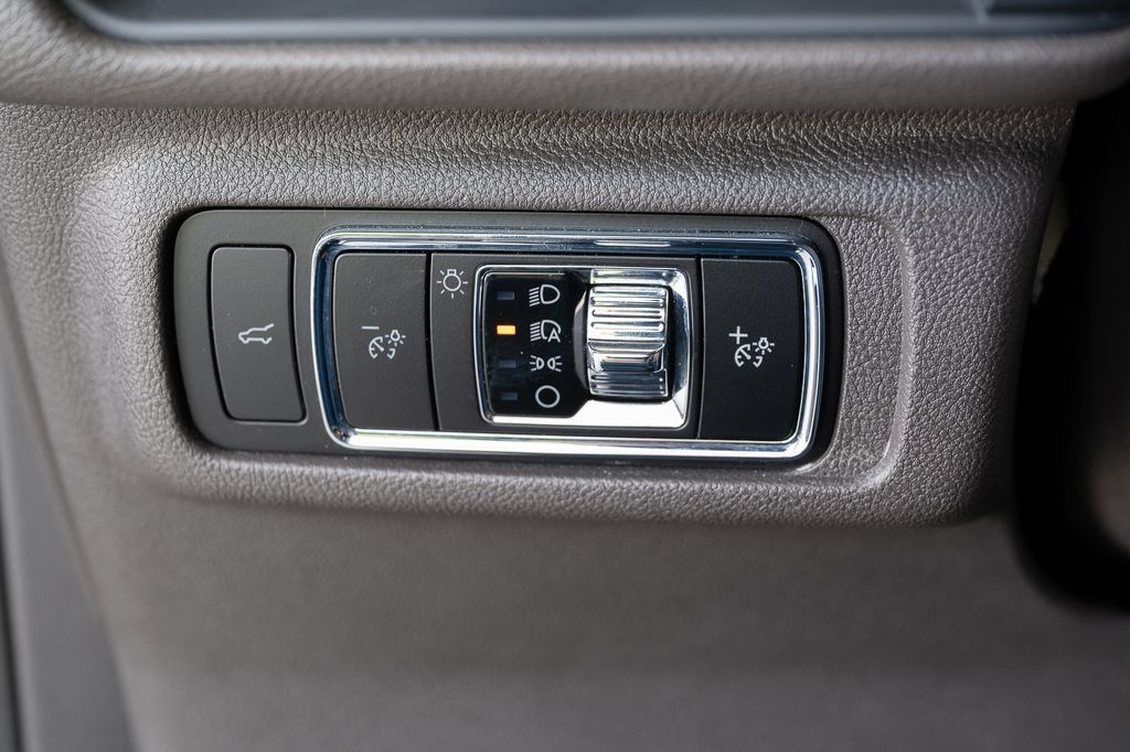 Used 2024 Lincoln Corsair Reserve w/ Equipment Group 201A FWD image 30