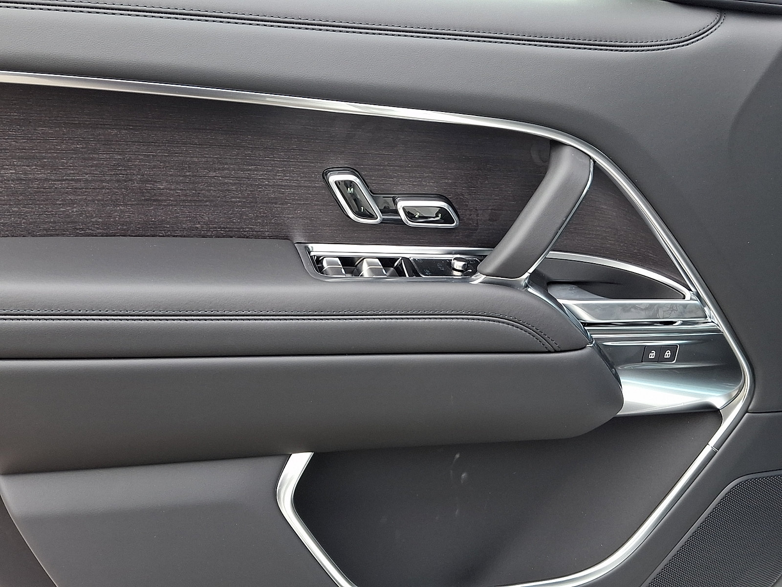 New 2026 Land Rover Range Rover SE AWD/4WD image 9