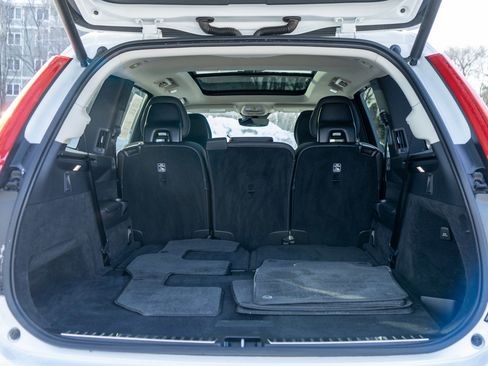 Used 2023 Volvo XC90 B6 Ultimate image 9