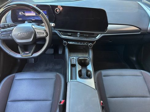 Used 2024 Chevrolet Equinox EV RS FWD image 16