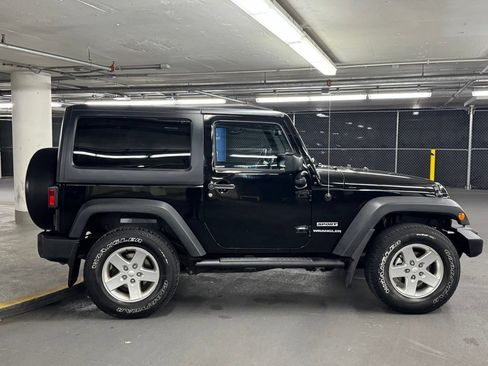 Used 2015 Jeep Wrangler Sport w/ Quick Order Package 24S AWD/4WD image 6