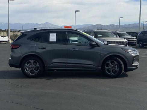 Used 2023 Ford Escape ST-Line FWD image 12
