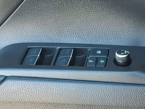 Used 2022 Toyota Camry XLE image 17