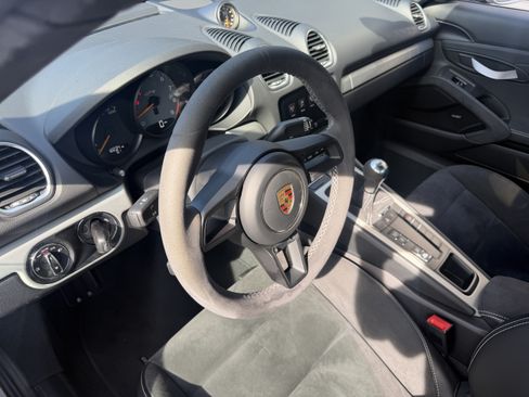 Certified 2020 Porsche 718 Cayman GT4 RWD image 4