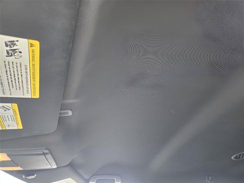 Certified 2019 Ford Explorer FWD image 22