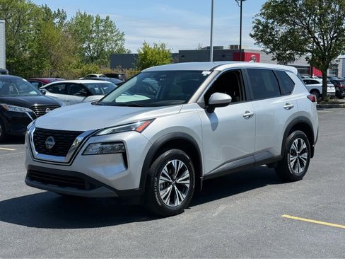 Used 2023 Nissan Rogue SV AWD/4WD image 3