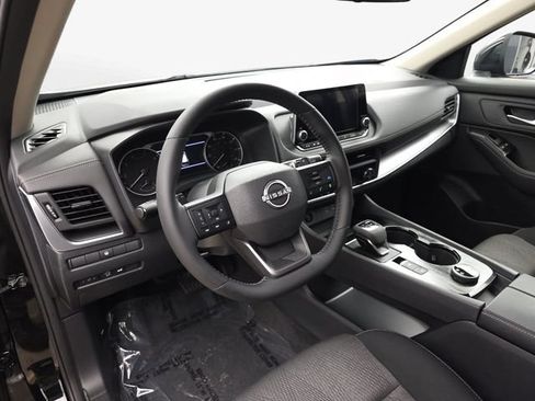Used 2026 Nissan Rogue SV AWD/4WD image 16