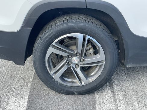 Used 2021 GMC Terrain SLT image 9