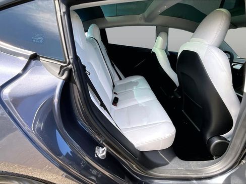 Used 2023 Tesla Model 3 Standard Range RWD image 19