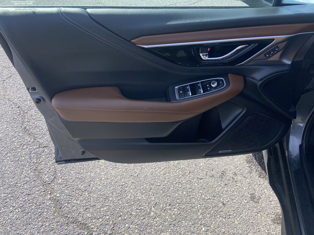 Used 2020 Subaru Outback Touring AWD/4WD image 23