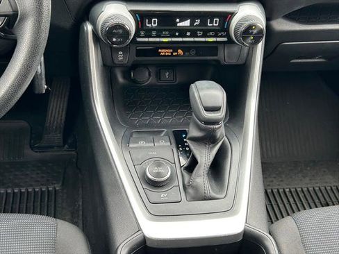 Certified 2022 Toyota RAV4 LE image 21