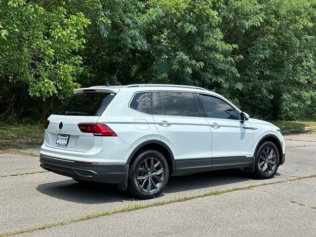 Used 2022 Volkswagen Tiguan SE FWD image 5