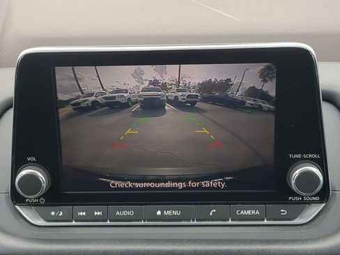 Used 2023 Nissan Rogue S image 22