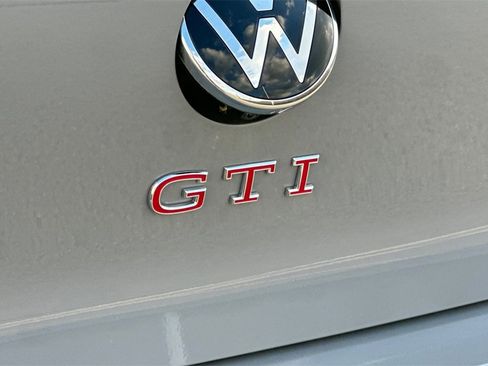 Used 2022 Volkswagen GTI S image 32