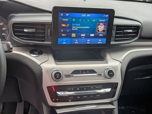 Used 2022 Ford Explorer XLT w/ Equipment Group 202A image 20