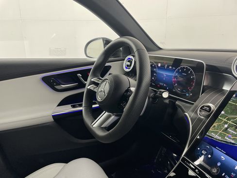 Used 2026 Mercedes-Benz GLC 300 4MATIC image 10
